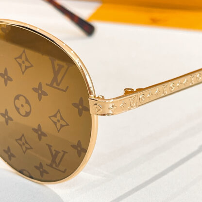 LOUIS VUITTON Fashion Sunglasses - Image 8