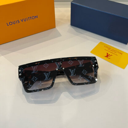 LOUIS VUITTON Fashion Sunglasses - Image 8