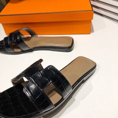 Hermès black summer classic crocodile pattern flat slippers - Image 3
