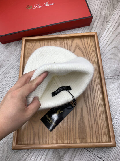 Yves Saint Laurent fine wool knitted hat - Image 7