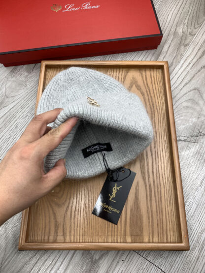 Yves Saint Laurent fine wool knitted hat - Image 7
