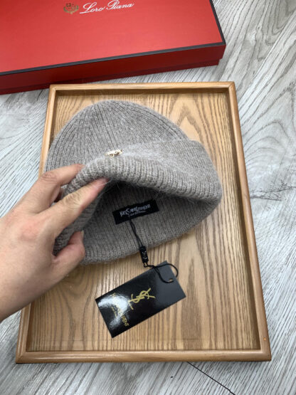 Yves Saint Laurent fine wool knitted hat - Image 7