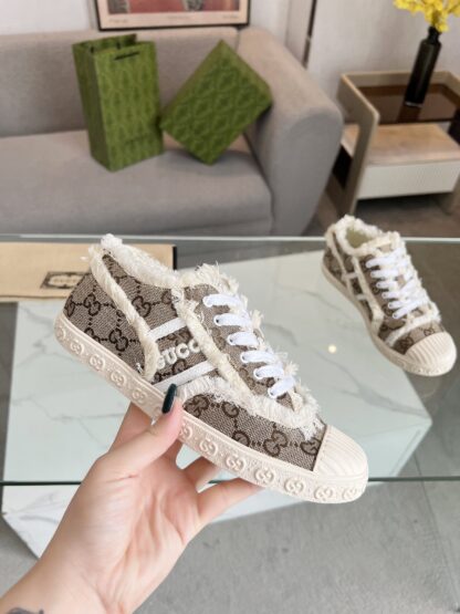 Gucci low-top casual sneakers - Image 8