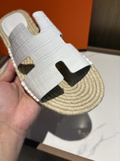 Hermes white comfortable all-match non-slip breathable casual slippers - Image 7