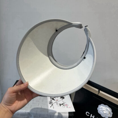 Miu Miu new hollow top sun hat - Image 8