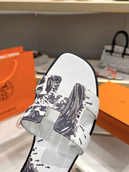 Hermès early spring new white printed pure handmade flat slippers - Image 7