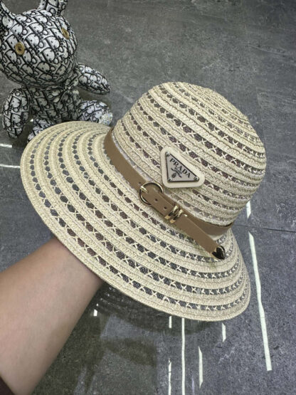 Prada's new hot-selling bucket hat - Image 7