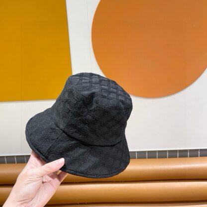 Saint Laurent's new simple bucket hat for early spring - Image 7