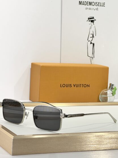 LOUIS VUITTON Fashion Sunglasses - Image 8