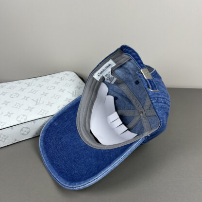Calvin Kleinf stylish all-match baseball cap - Image 7