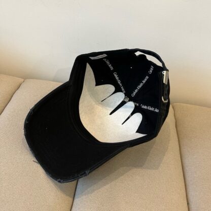 Calvin Kleinf stylish all-match baseball cap - Image 7