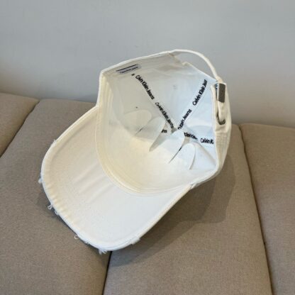 Calvin Kleinf stylish all-match baseball cap - Image 7