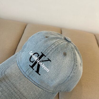 Calvin Kleinf stylish all-match baseball cap - Image 7