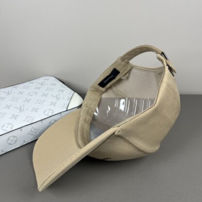 Calvin Kleinf stylish all-match baseball cap - Image 7
