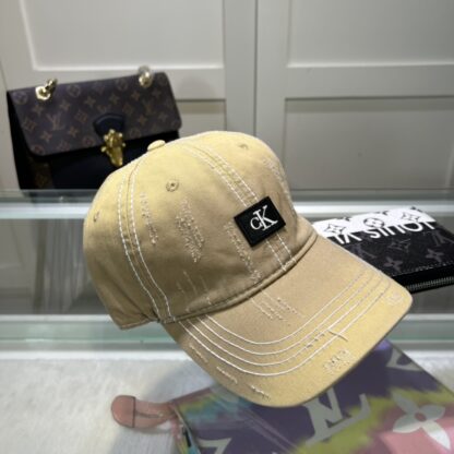 Calvin Kleinf stylish all-match baseball cap - Image 7