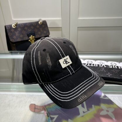 Calvin Kleinf stylish all-match baseball cap - Image 7