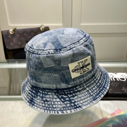 Calvin Kleinf stylish bucket hat - Image 7