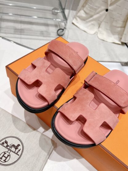 Hermès Spring and Summer New Pink Comfort Slippers - Image 7