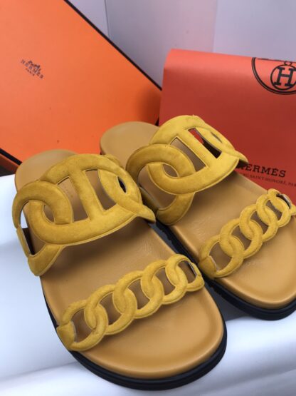 Hermès new yellow-brown leather slippers for spring and summer - Image 7
