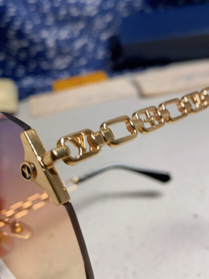 LOUIS VUITTON Fashion Sunglasses - Image 8