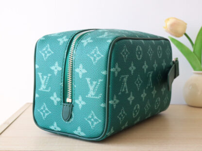Louis Vuitton amier graphite canvas vanity bag - Image 7