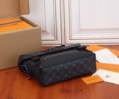 Louis Vuitton Messenger PM Voyager Small Messenger Bag - Image 7