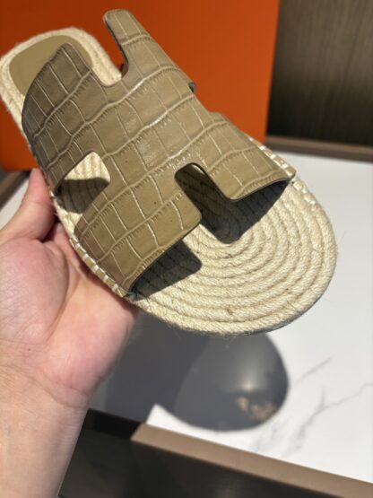 Hermes apricot comfortable and versatile non-slip breathable casual slippers - Image 7