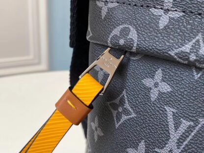 Louis Vuitton Besace Zippée Medium Handbag - Image 7