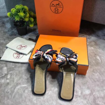 Hermès black palm print handmade leather slippers - Image 7