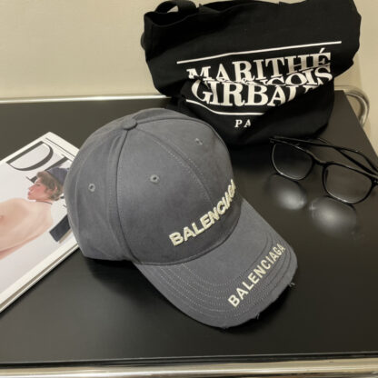 Balenciaga simple and stylish couple baseball cap - Image 7