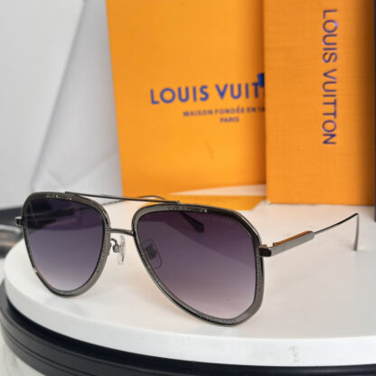 LOUIS VUITTON Fashion Sunglasses - Image 8