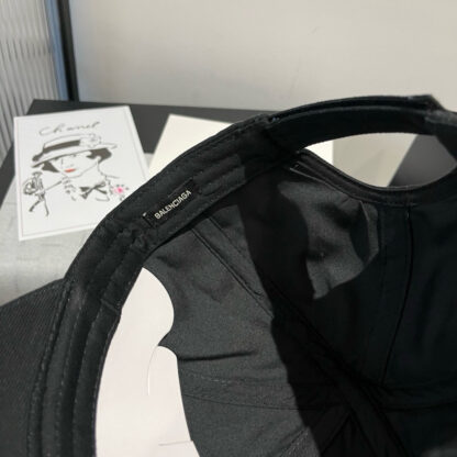 Balenciaga baseball cap - Image 7