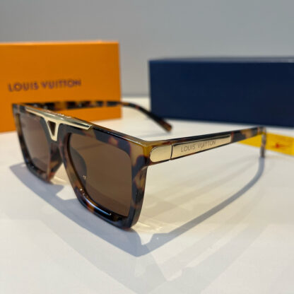 LOUIS VUITTON Fashion Sunglasses - Image 8