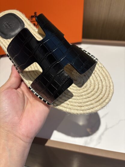 Hermes pure black comfortable versatile non-slip breathable casual slippers - Image 7