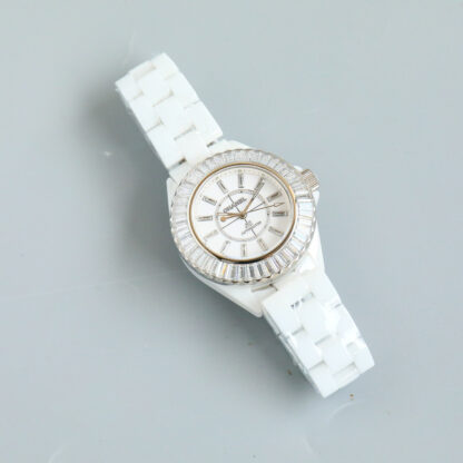 Chanel exquisite women's watches - Image 8