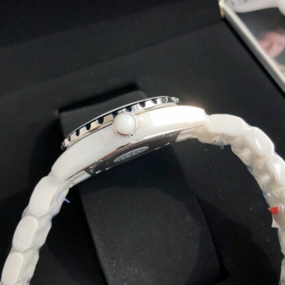 Chanel stylish ladies watch - Image 8