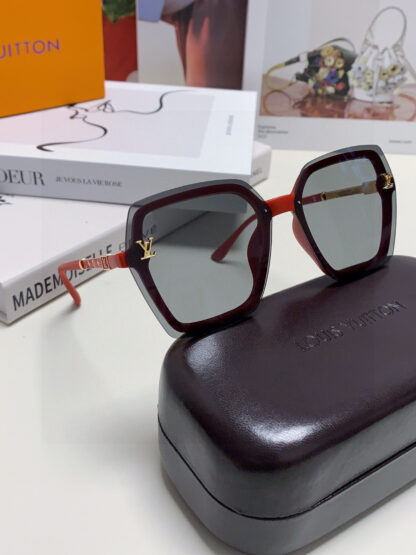 LOUIS VUITTON Fashion Sunglasses - Image 8