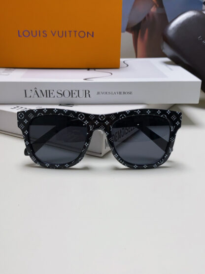 LOUIS VUITTON Fashion Sunglasses - Image 8