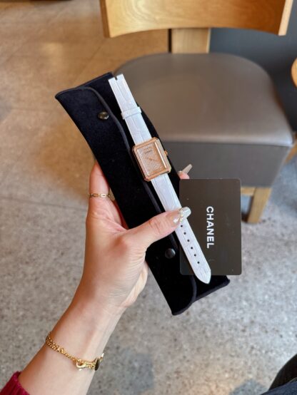 Chanel Simple Sugar Cube Watch - Image 8