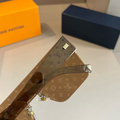 LOUIS VUITTON Fashion Sunglasses - Image 8