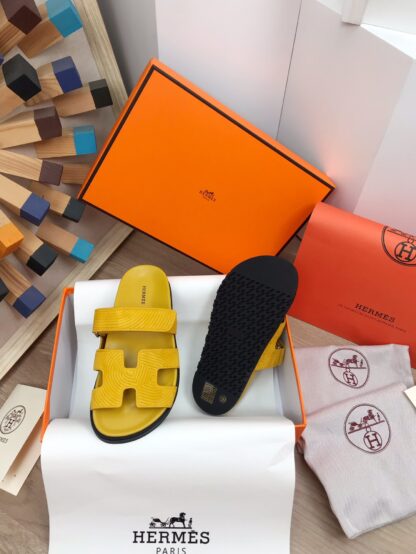 Hermès yellow spring and summer new leather slippers - Image 7