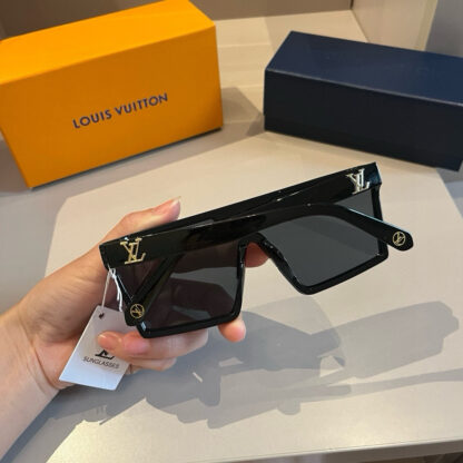 LOUIS VUITTON Fashion Sunglasses - Image 8