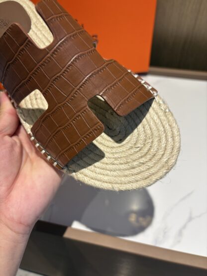 Hermes dark brown comfortable all-match non-slip breathable casual slippers - Image 7