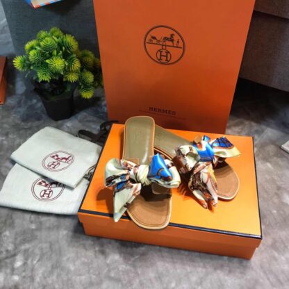 Hermès Brown Palm Pattern Cowhide Handmade Slippers - Image 7