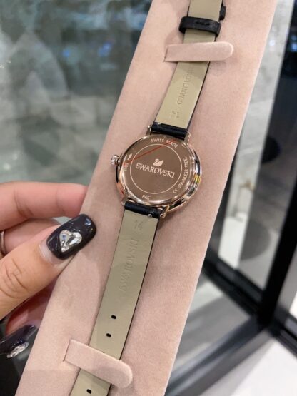 Swarovski watches with romantic design and practical functions - Image 7