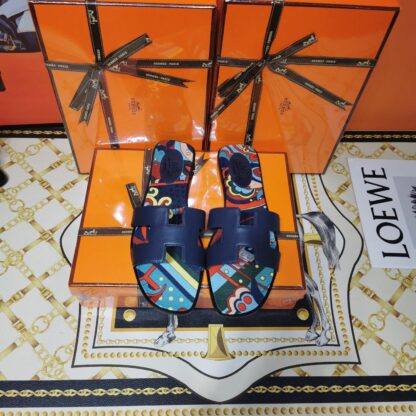 Hermès dark blue plain fabric slippers - Image 7