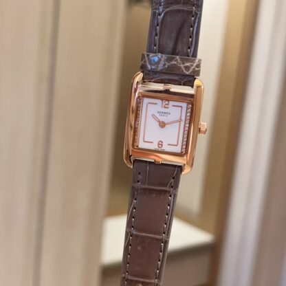 Hermes Square Dial Elegant Watch - Image 7