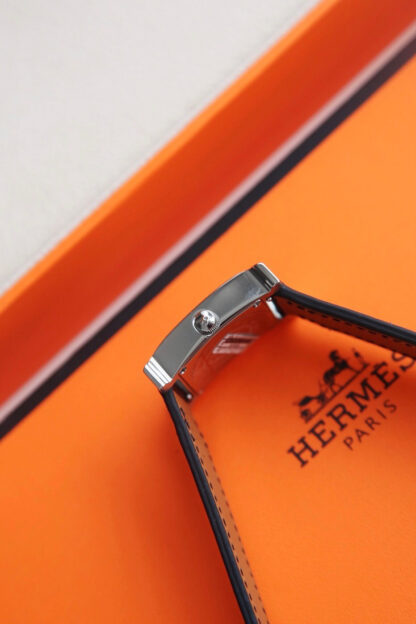 Hermes classic square dial exquisite watch - Image 7