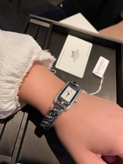 Hermes exquisite square dial diamond quartz watch - Image 7