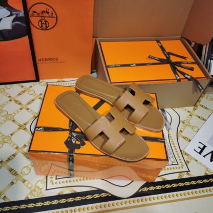Hermès Palm Pattern Cowhide Brown Handmade Slippers - Image 7